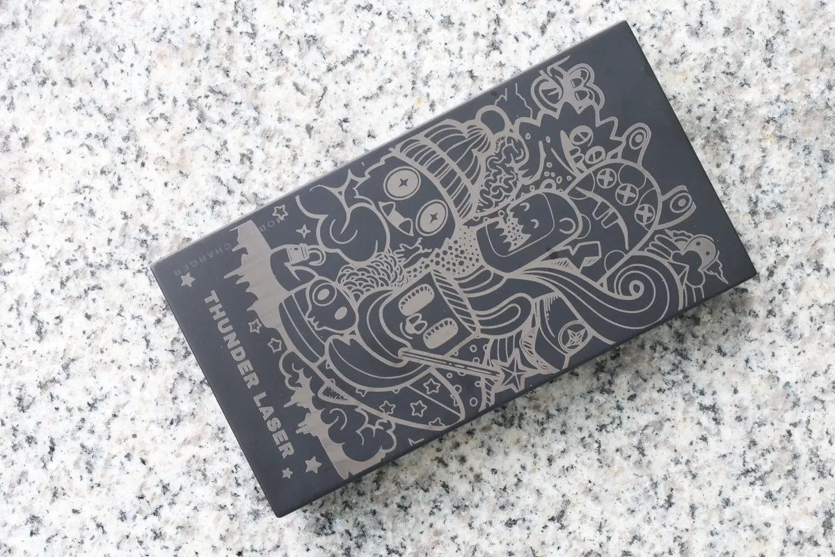 Powerbank in ABS con illustrazione incisa