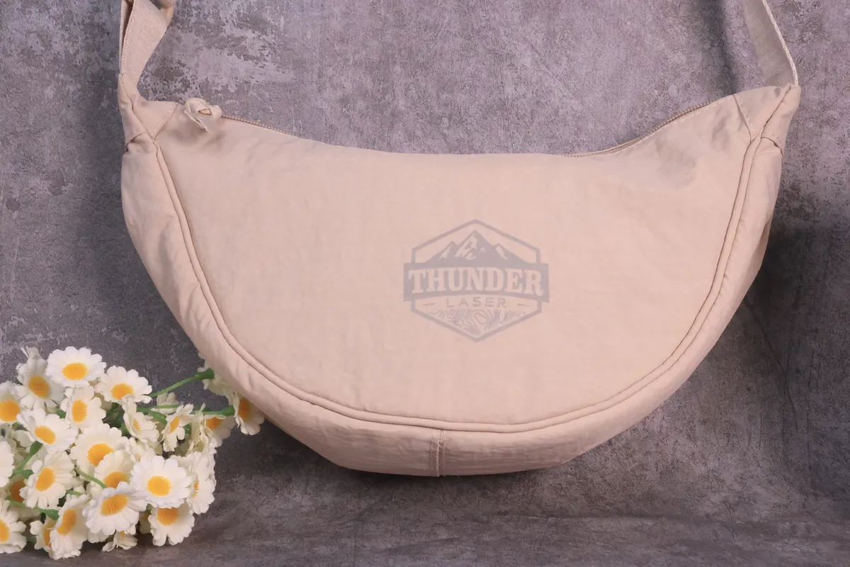 Borsa in tessuto con logo marcato
